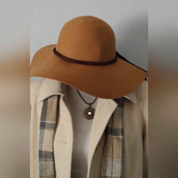 Hat Women Girls Faded Glory Wool Warm S/M Solid Brown New With Out tag - Picture 5 of 11